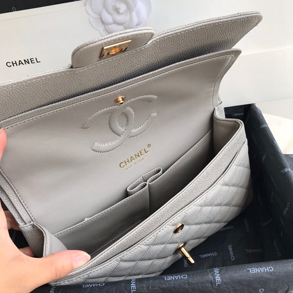 シャネルバッグレプリカ素材ディテール